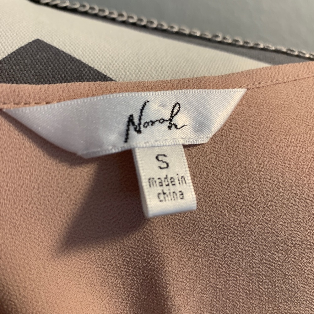 ⭐️ 3 for 10⭐️ Norah. Preloved top - Picture 6 of 7